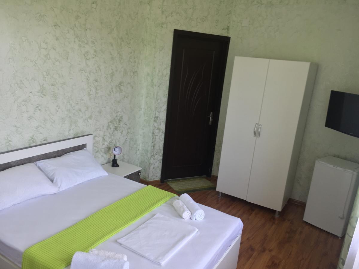 Sunny Hotel Batumi Makhinjauri Exteriör bild